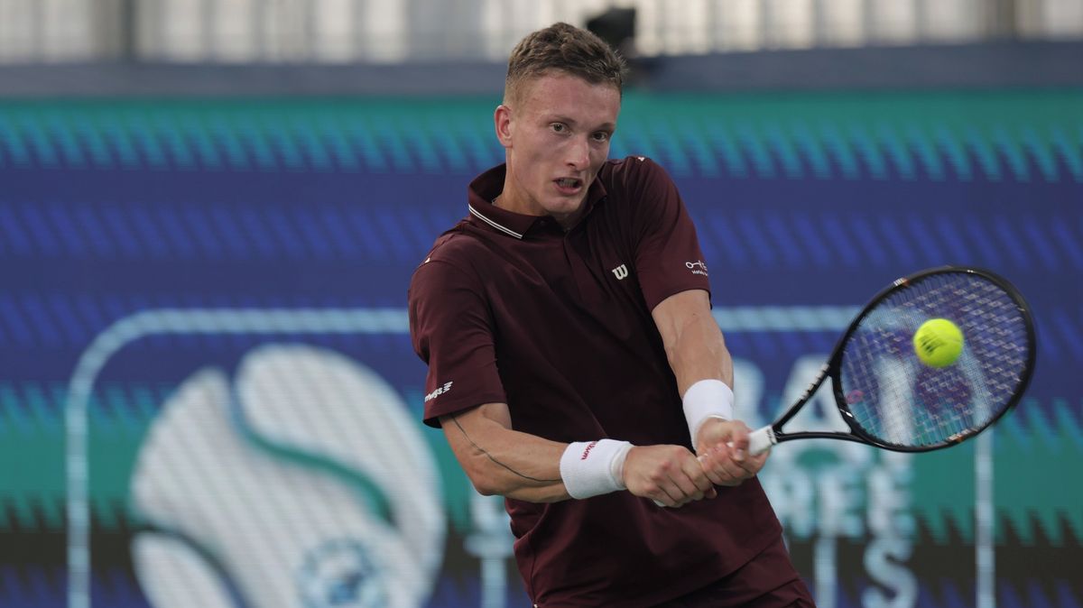 Lehečka a Menšík zabojují v Dubaji o semifinále